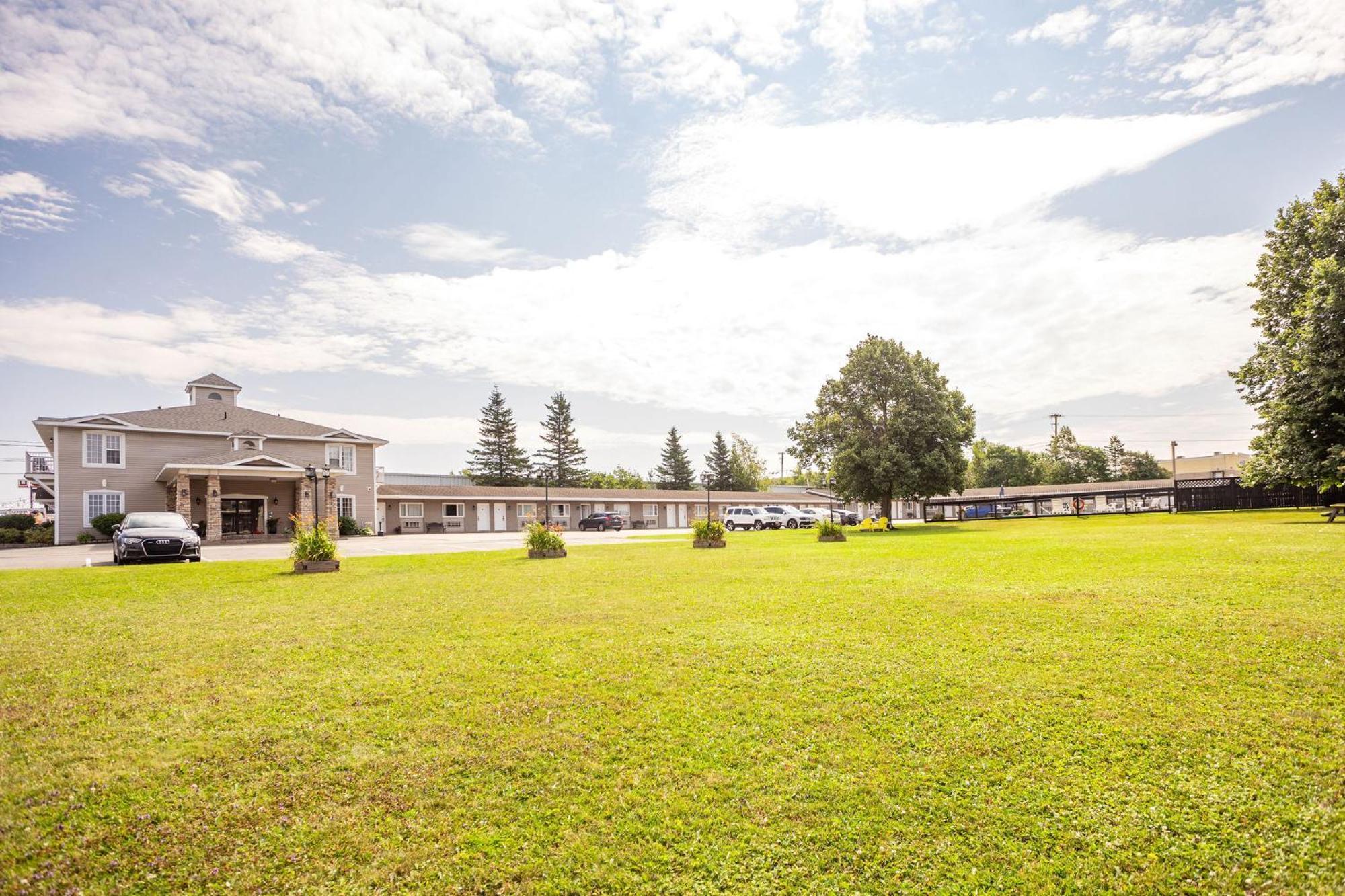 Canadas Best Value Inn & Suites-Charlottetown Exteriör bild